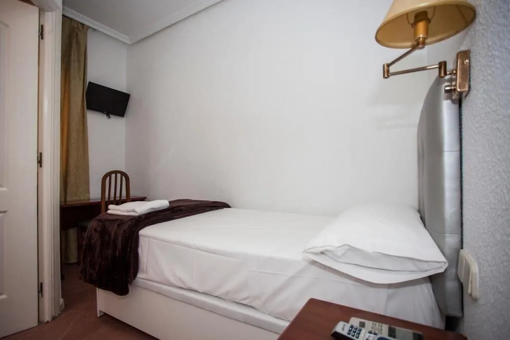 Room, Hostal JQC Ártico, Madrid