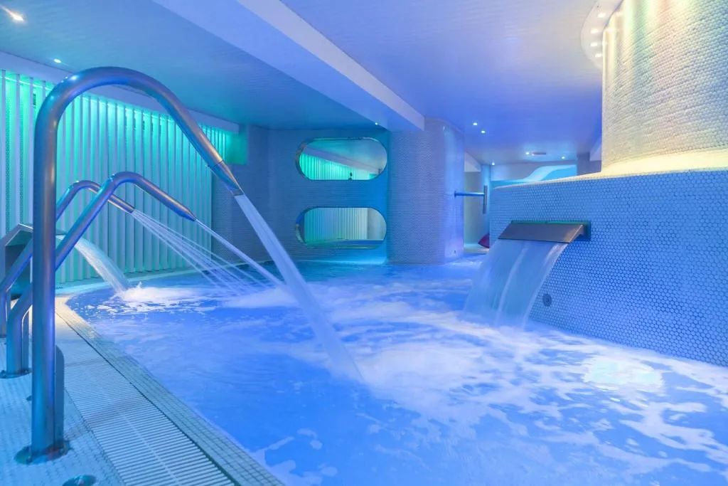 Sports and Entertainment, Ambassador Playa II, Costa Blanca
