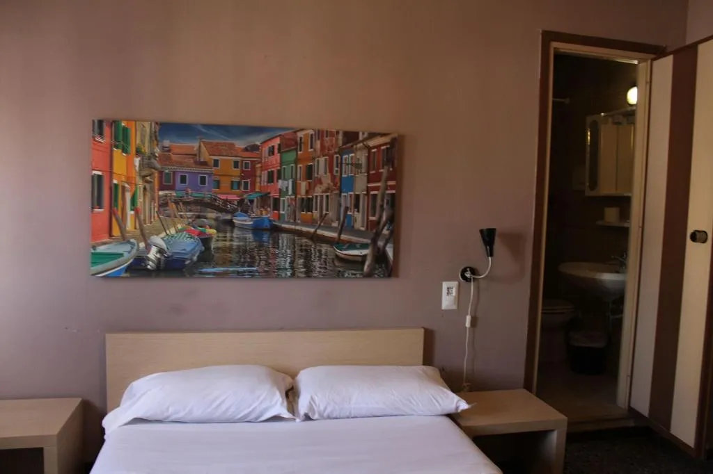Room, Colombo Hotel & Hostel For Backpackers, Venice