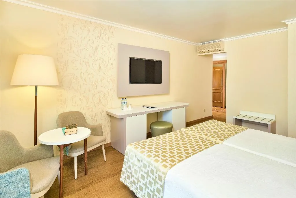 SUITE DELUXE LAND VIEW Room, Hotel Baia Grande, Algarve