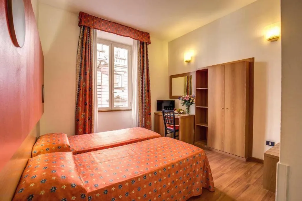 Room, Hotel San Remo, Rome