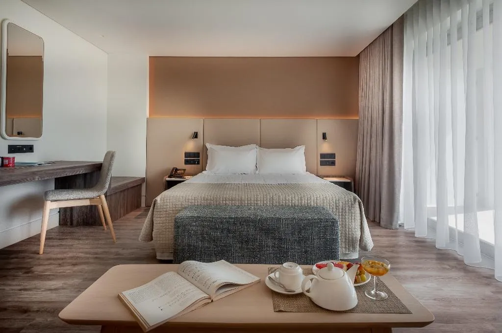 TRIPLE DELUXE SUPERIOR Room, Vincci EverEden, Athens