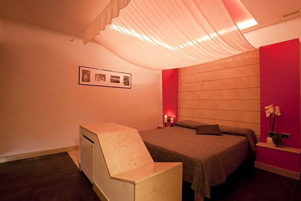 Room, Hotel Tiro A Volo, Naples