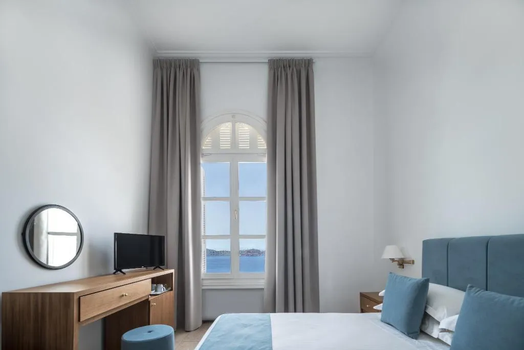 Room, Atlantis, Santorini