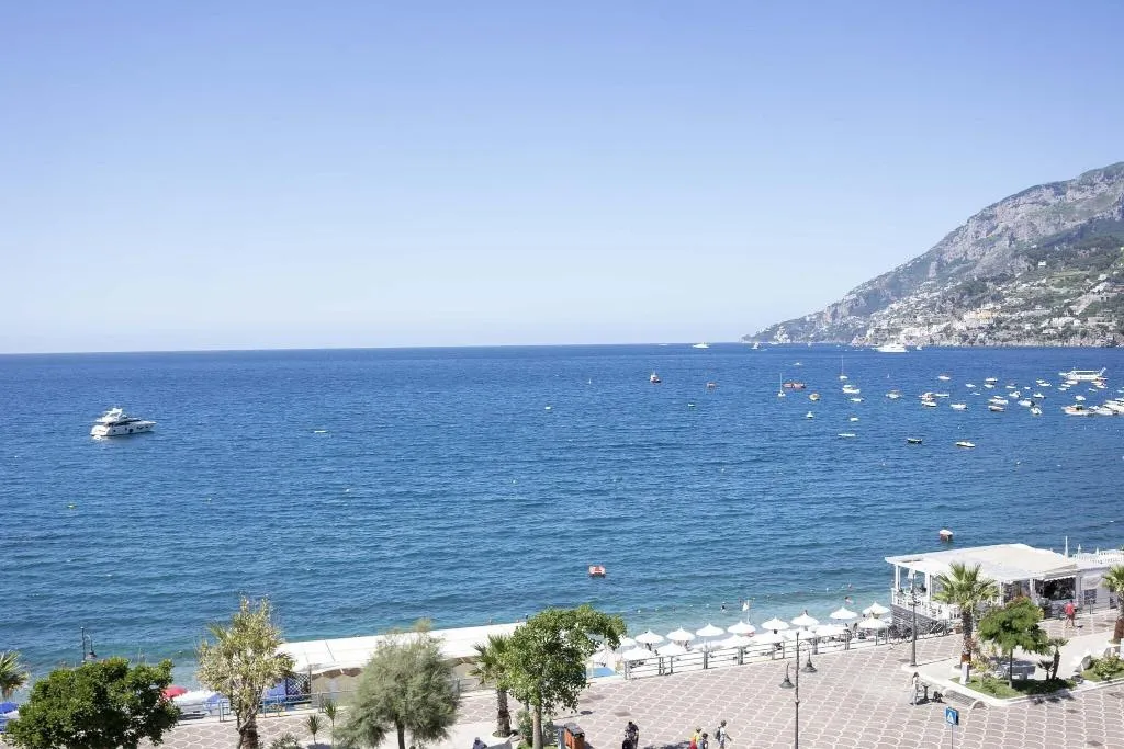 Terrace, Pietra Di Luna, Naples