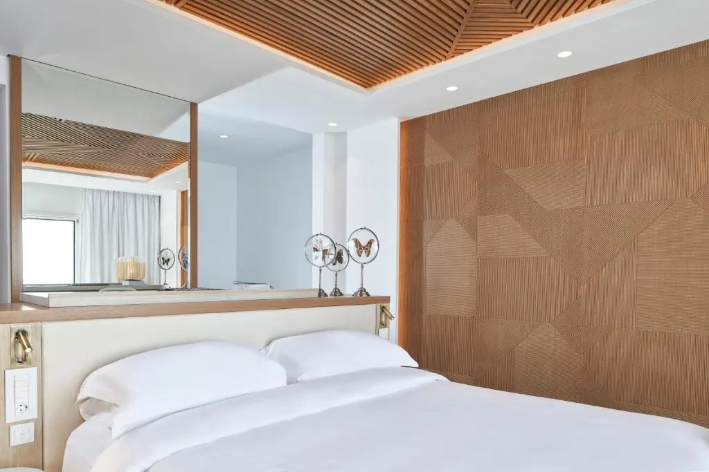 JUNIOR SUITE SEA VIEW Room, Myconian Korali Relais & Chateaux, Mykonos