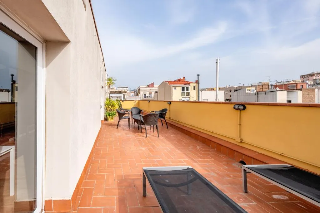 APARTMENT CAPACITY 5 THREE BEDROOM Room, Ainb Barcelona Sants Apartments, Barcelona