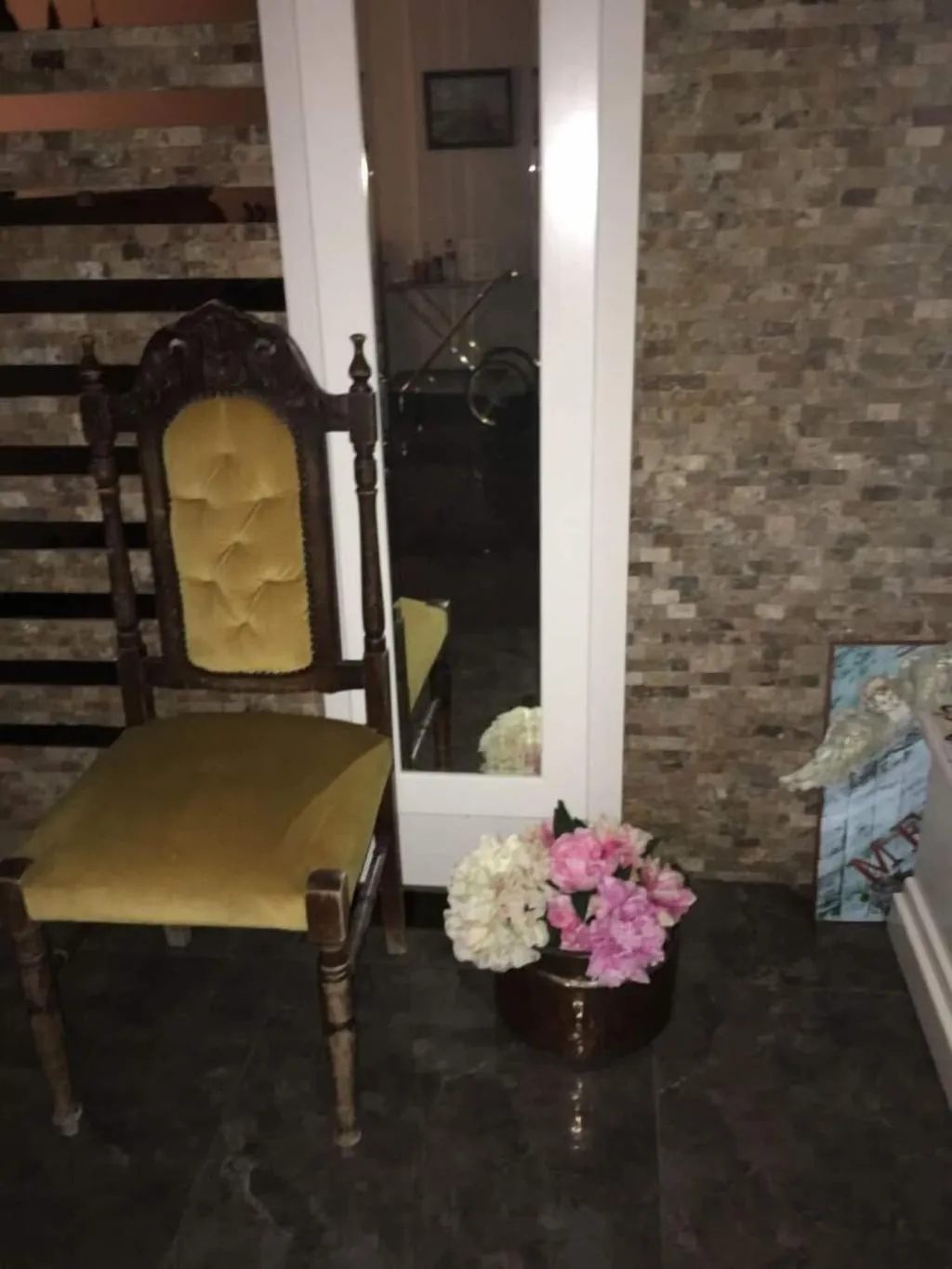 Room, Melaike, Izmir