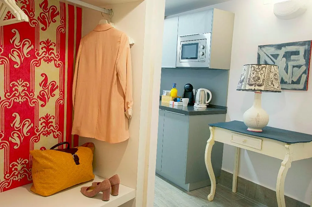APARTMENT DELUXE Room, Overland Suites Catedral Luxury Apartments, Seville