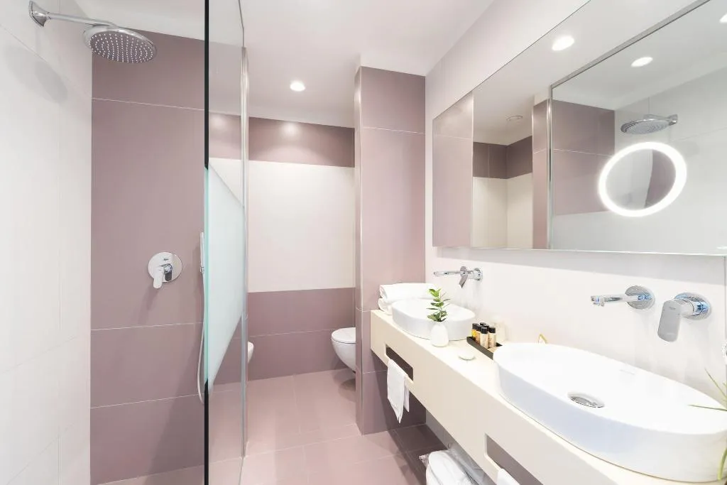 Double or Twin DELUXE KING BED Room, Reginna Palace, Naples