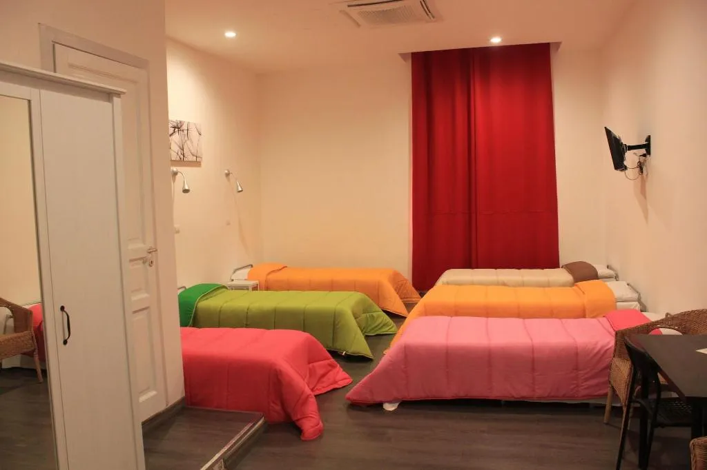 Room, The Roma House, Naples