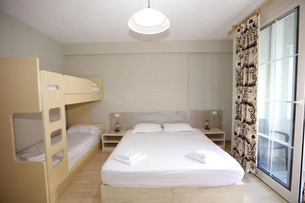 Room, Hotel Majestic, Durres