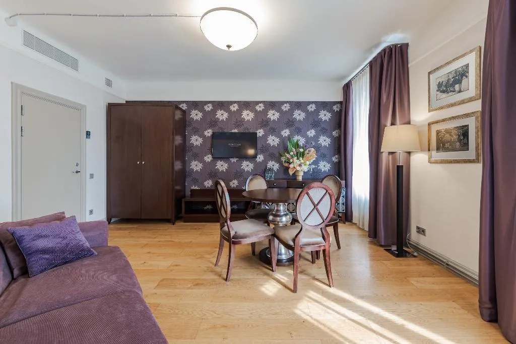 JUNIOR SUITE STANDARD Room, Eurostars Metropole Riga, Riga