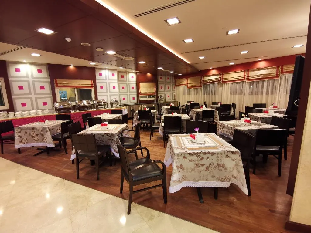 Restaurant, Tulip Hotel Apartment, Dubai