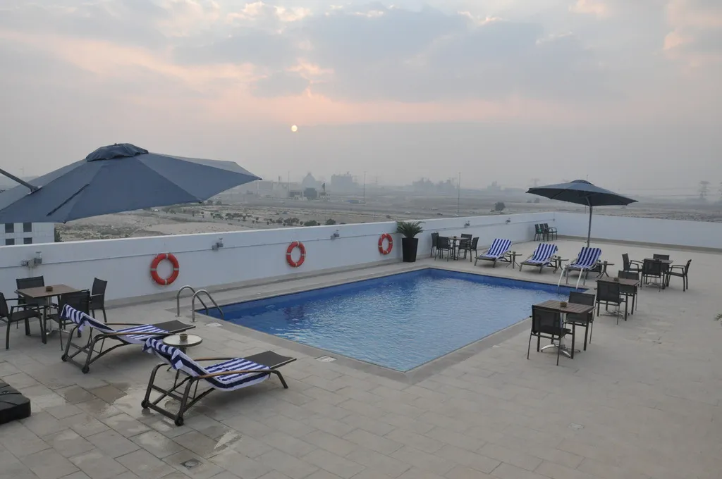 Pool, Fortune Park Hotel, Dubai