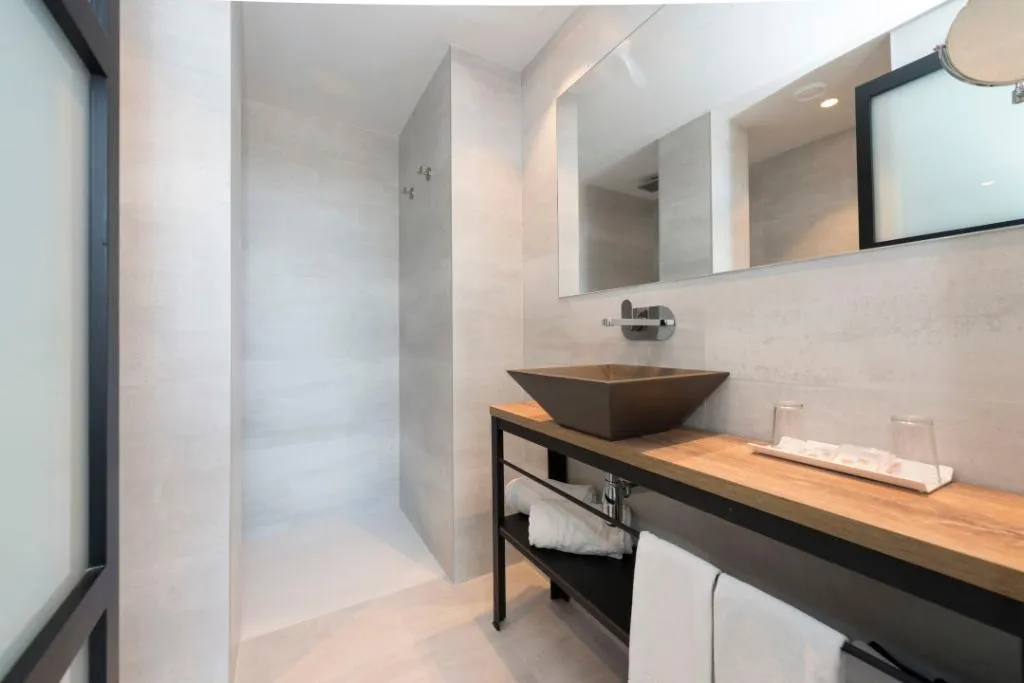 APARTMENT CAPACITY 3 TWO BEDROOMS Room, Kyrat Amarac Suites, Majorca
