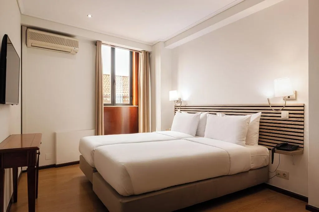 FAMILY ROOM TWO BEDS Room, Da Bolsa, Porto