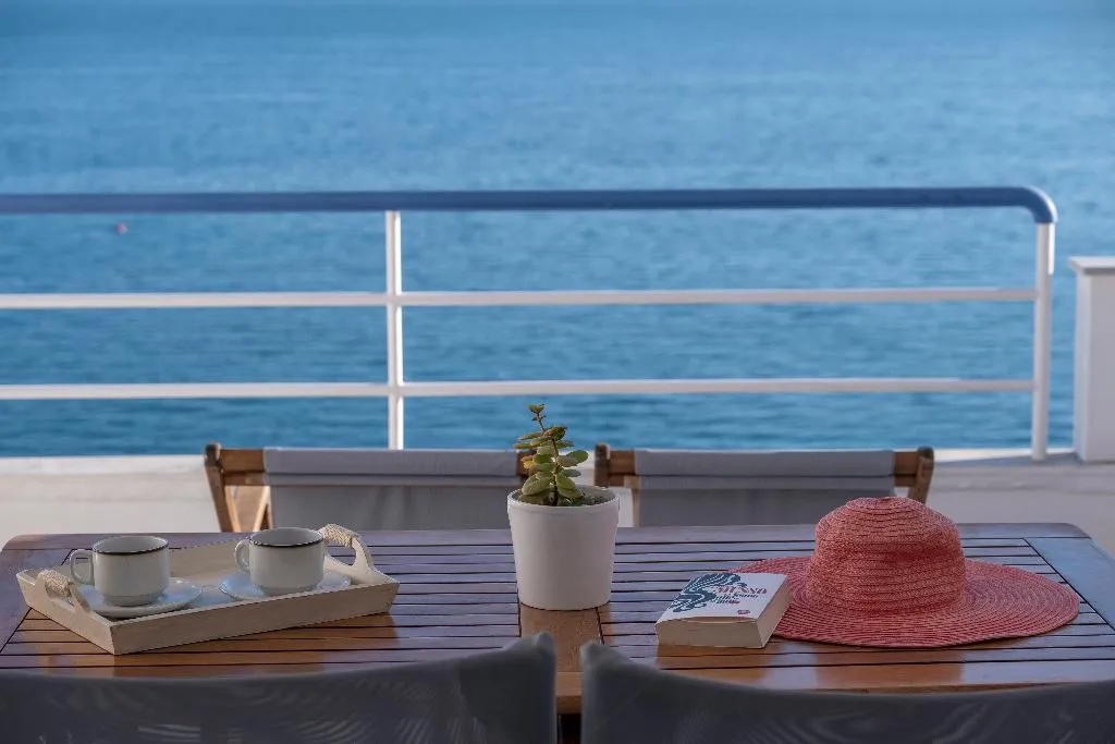 APARTMENT LUXURY SEA VIEW Room, Meli Apartments & Villas, Kalamata