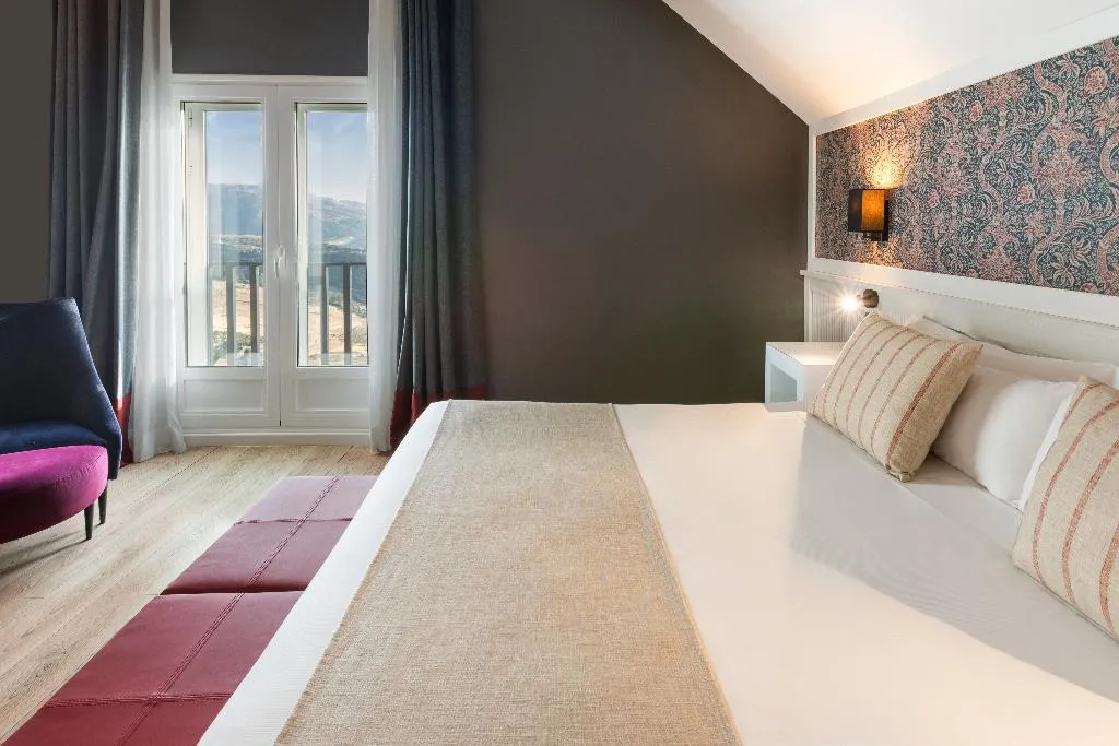 JUNIOR SUITE WITH TERRACE Room, Catalonia Reina Victoria Hotel, Costa Del Sol
