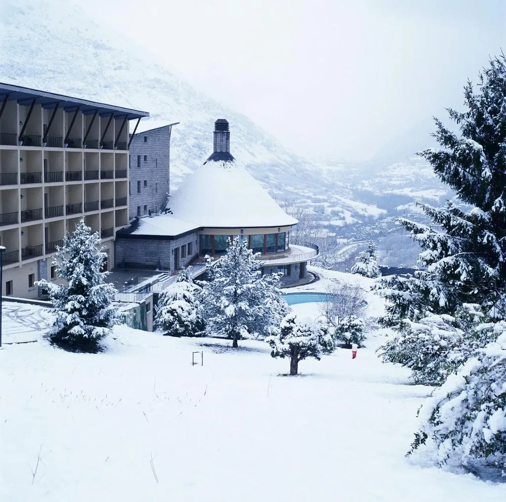 Sports and Entertainment, Parador de Vielha, Costa Brava