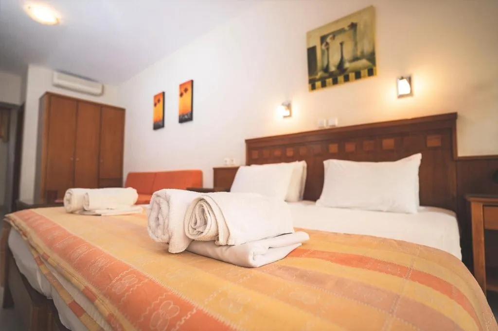 Room, Helios, Crete