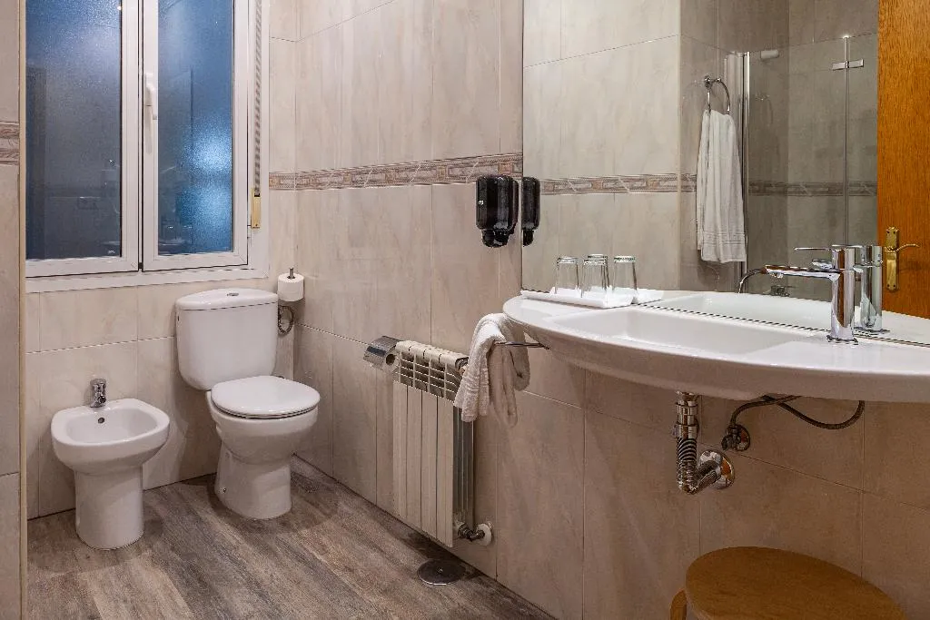 Room, Mediodia, Madrid