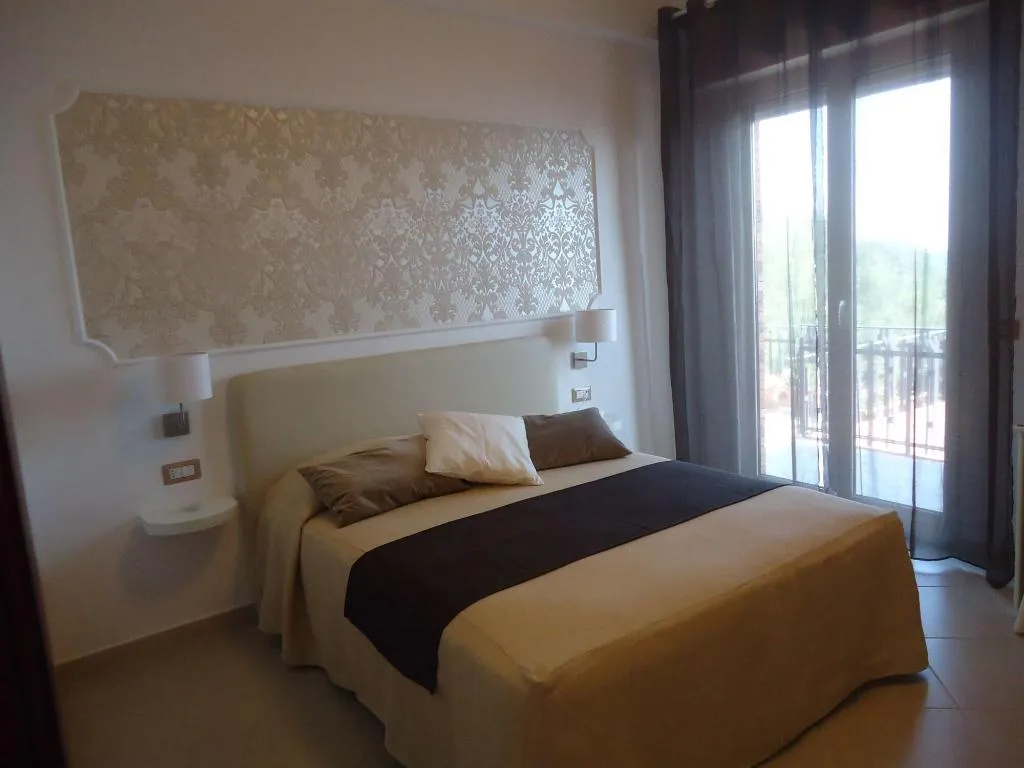General view, Mini Hotel, Naples