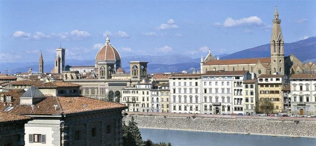 General view, Plaza Lucchesi, Florence
