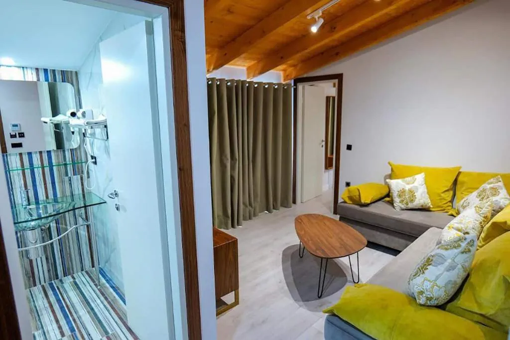 TRIPLE WITH BALCONY Room, Hotel Semajo, Kavaje