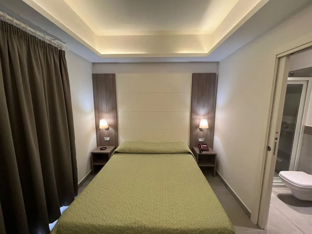Room, Hotel La Mela, Naples