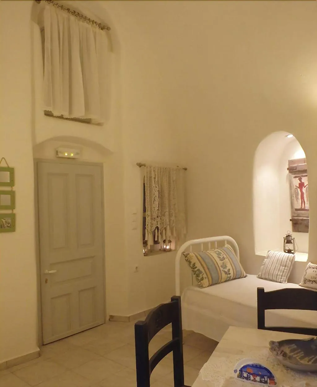 Room, Emmantina Houses, Santorini
