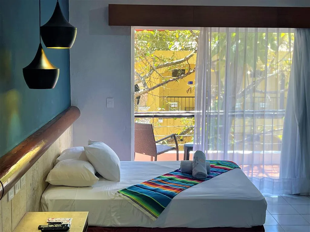 DOUBLE STANDARD Room, Mariachi By Kavia, Playa Del Carmen