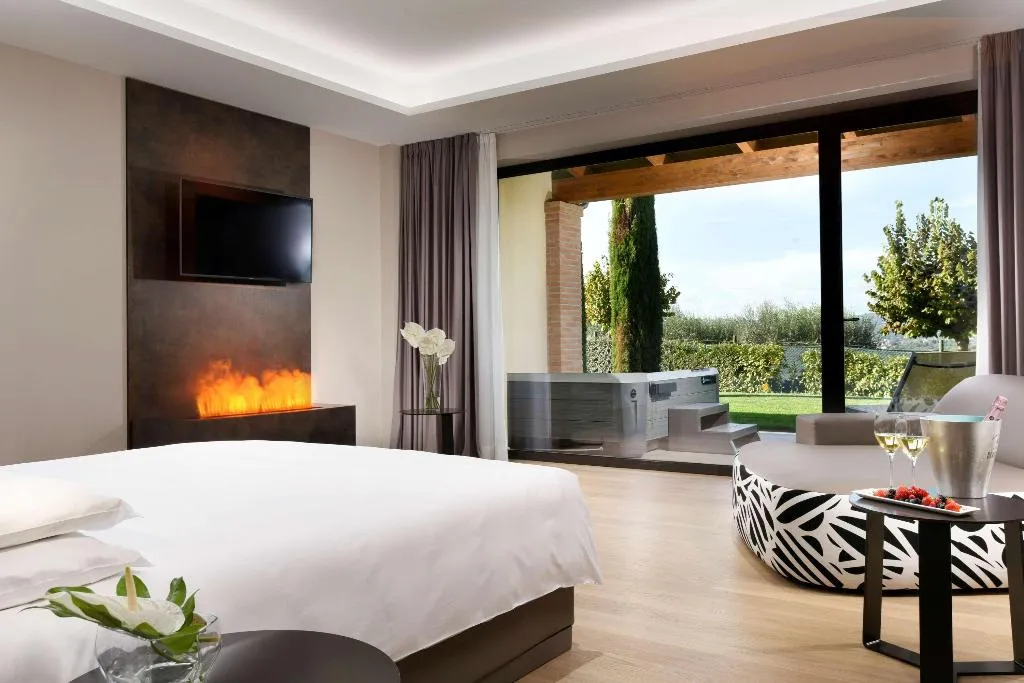 SUITE DELUXE WITH TERRACE Room, Borgobrufa Spa Resort Adults Only, Perugia