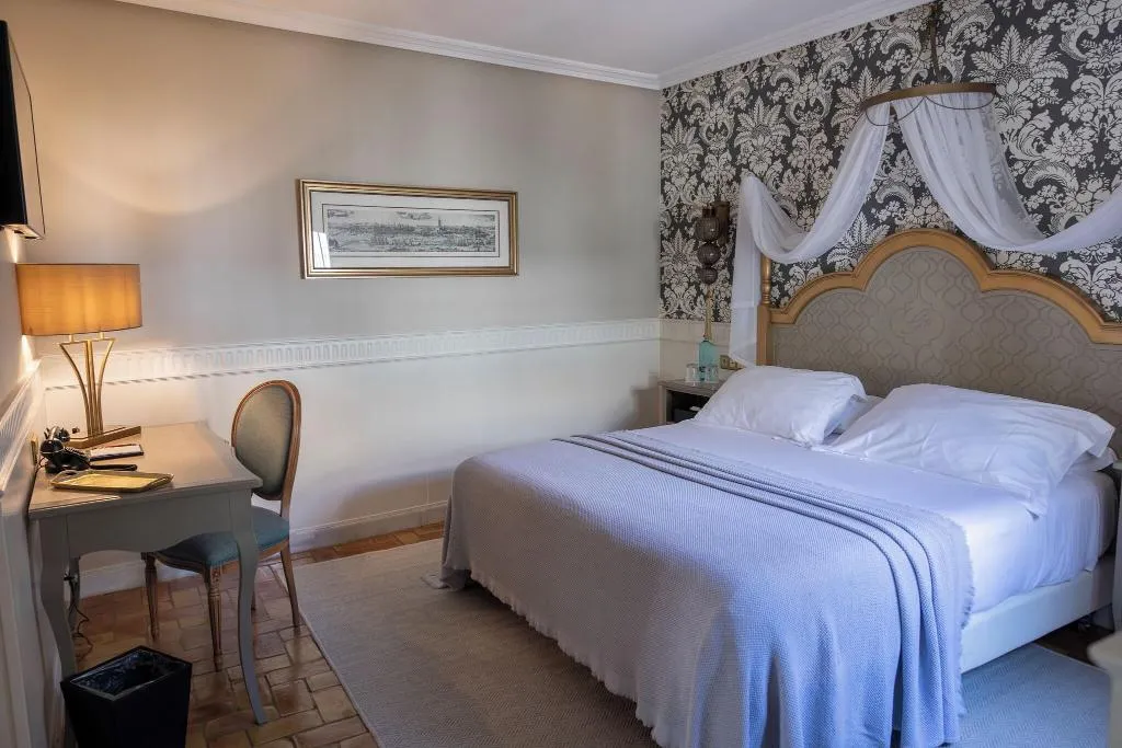 DOUBLE GRAND Room, Gravina 51, Seville
