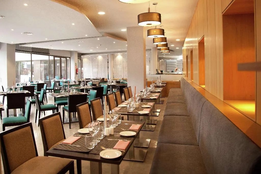 Restaurant, Hilton Garden Inn Málaga, Costa Del Sol