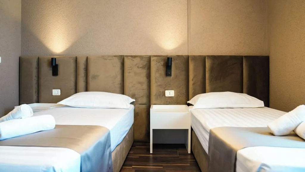 Room, Hotel Majestic, Durres