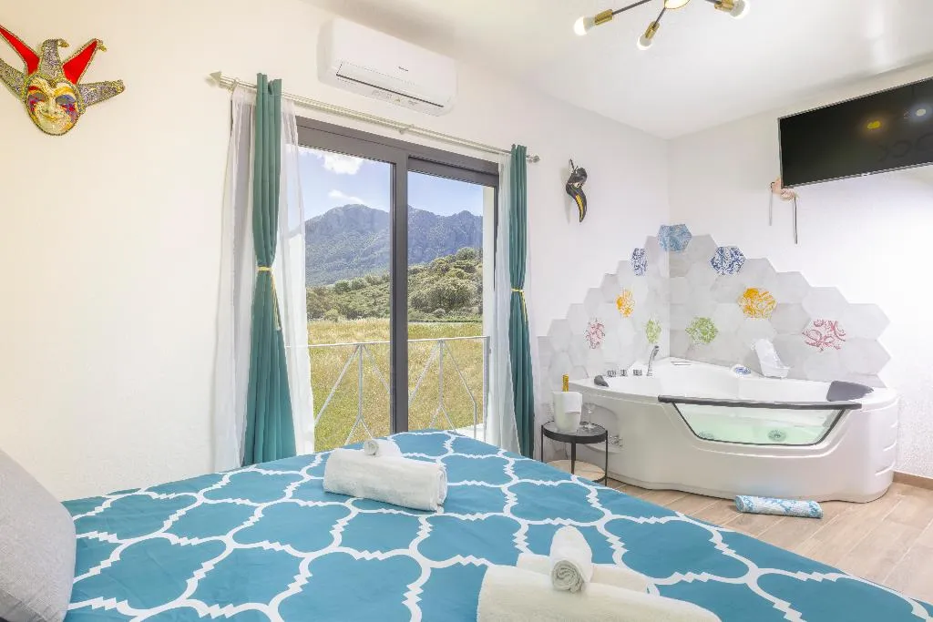 JUNIOR SUITE ONE BEDROOM ONE BATHROOM Room, Agua Dorada Boutique, Olbia
