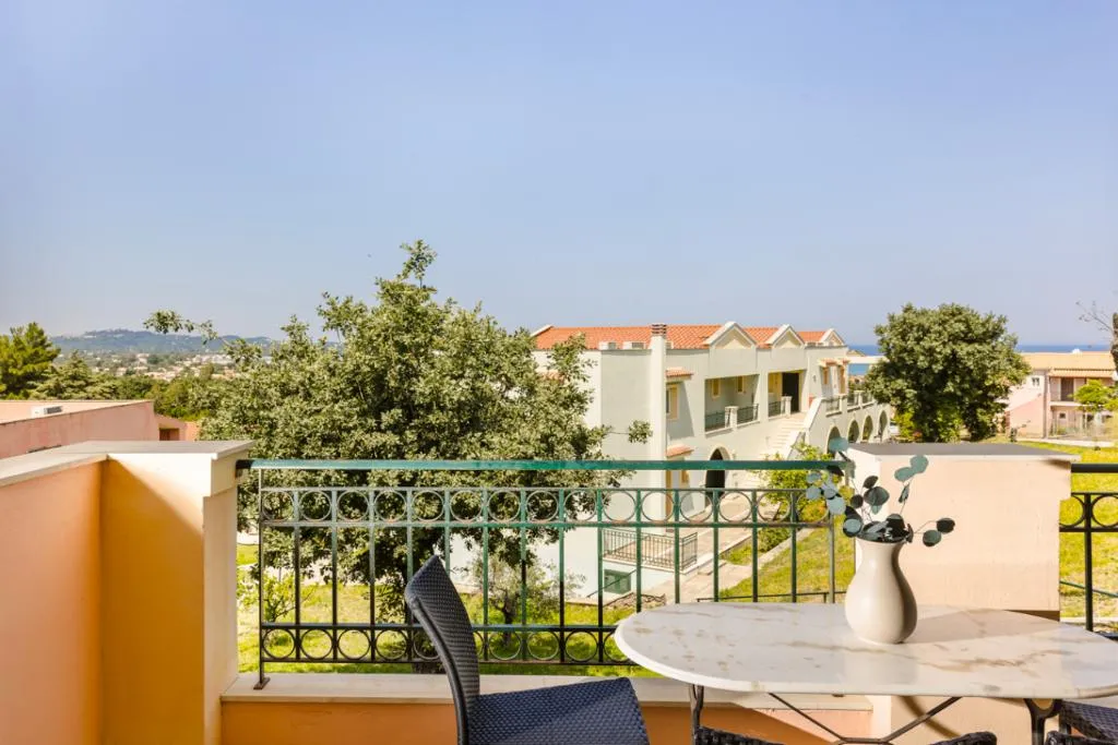 APARTMENT SUPERIOR GARDEN VIEW Room, Century Resort, Corfu