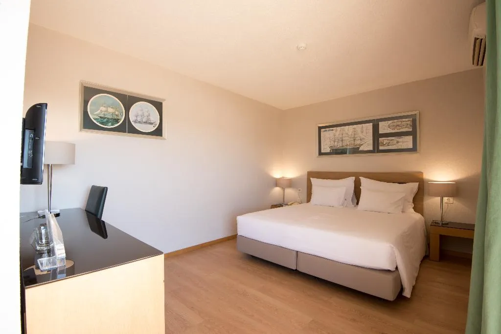 JUNIOR SUITE CAPACITY 3 Room, Vila Gale Marina, Algarve