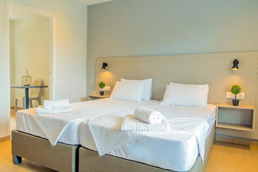 QUADRUPLE POOL VIEW Room, Nikos Villas, Corfu