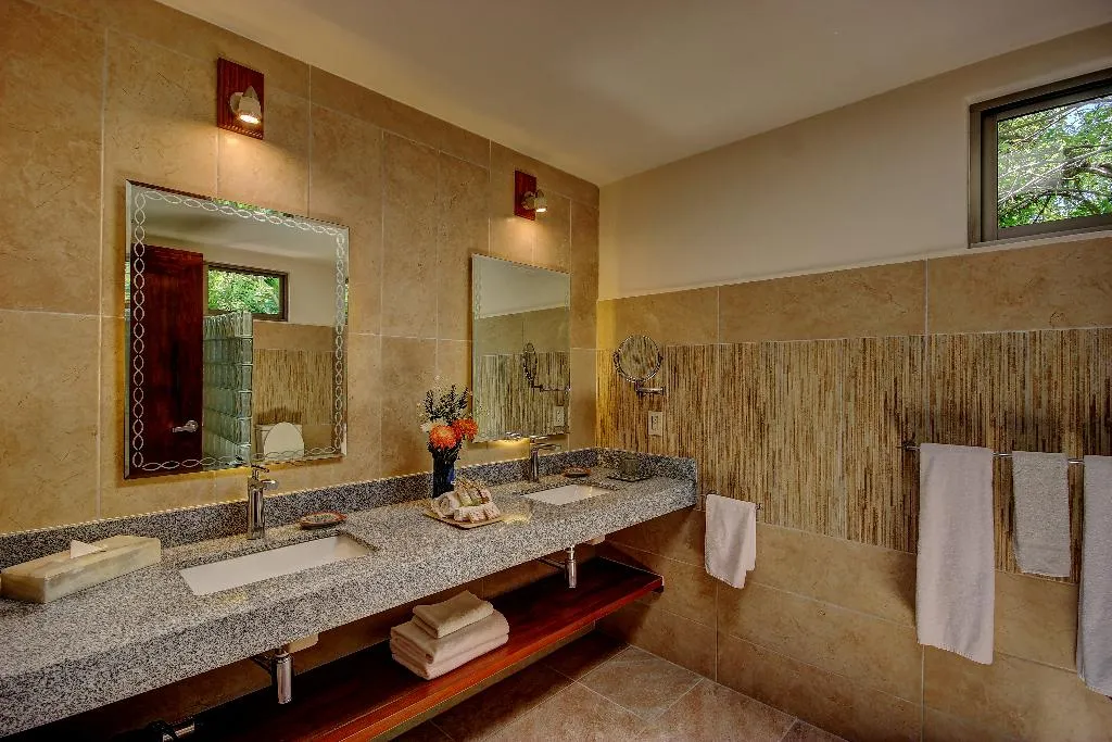BUNGALOW GARDEN VIEW Room, Riviera Maya Suites, Playa Del Carmen