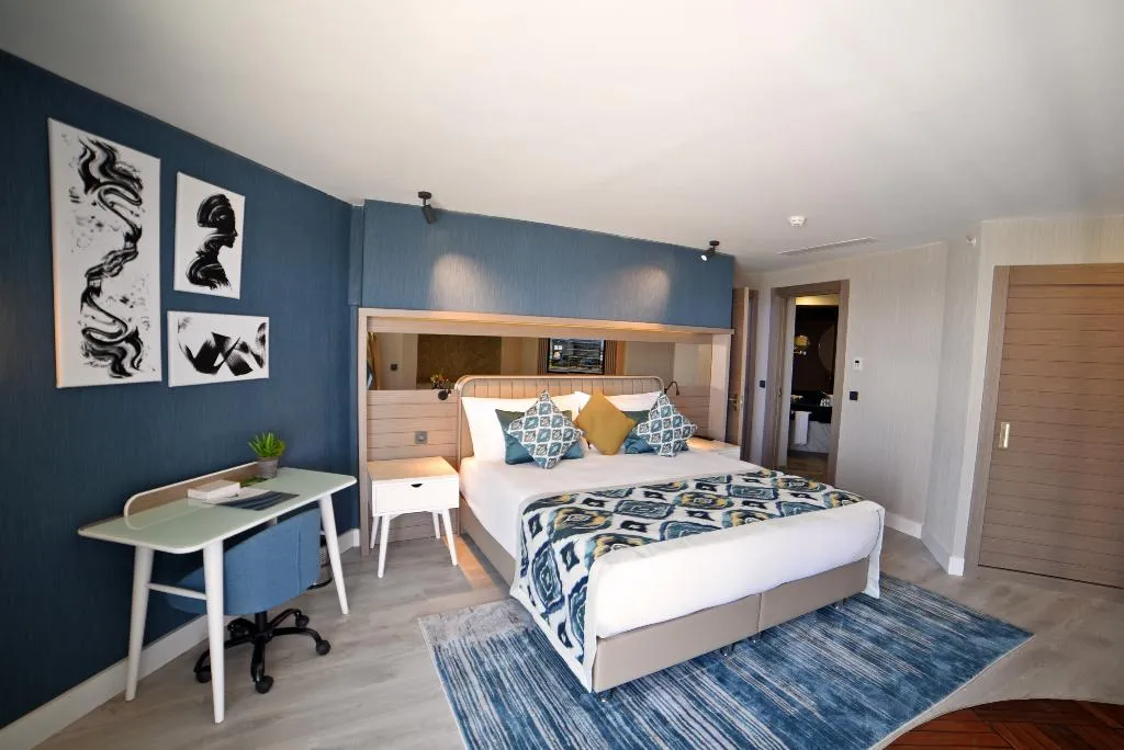 JUNIOR SUITE SEA VIEW Room, Royal Wings Hotel, Antalya
