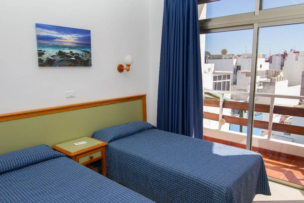 FAMILY ROOM WITH KITCHENETTE Room, Brisamar Canteras, Gran Canaria