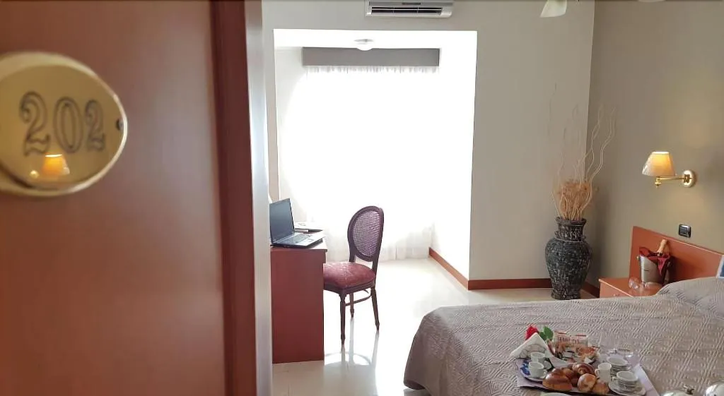Room, Hotel Joy, Naples