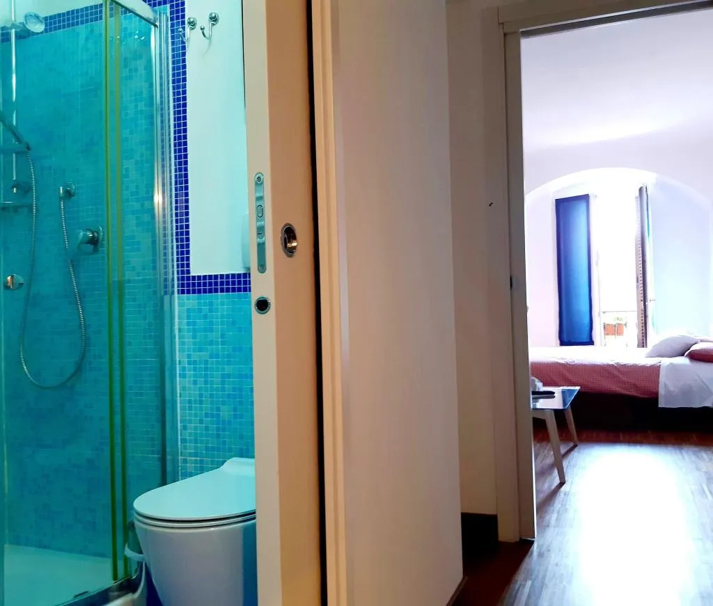 Room, Room Inn, Milan