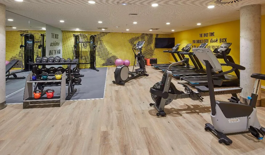 Sports and Entertainment, Hampton by Hilton Barcelona Fira Gran Via, Barcelona