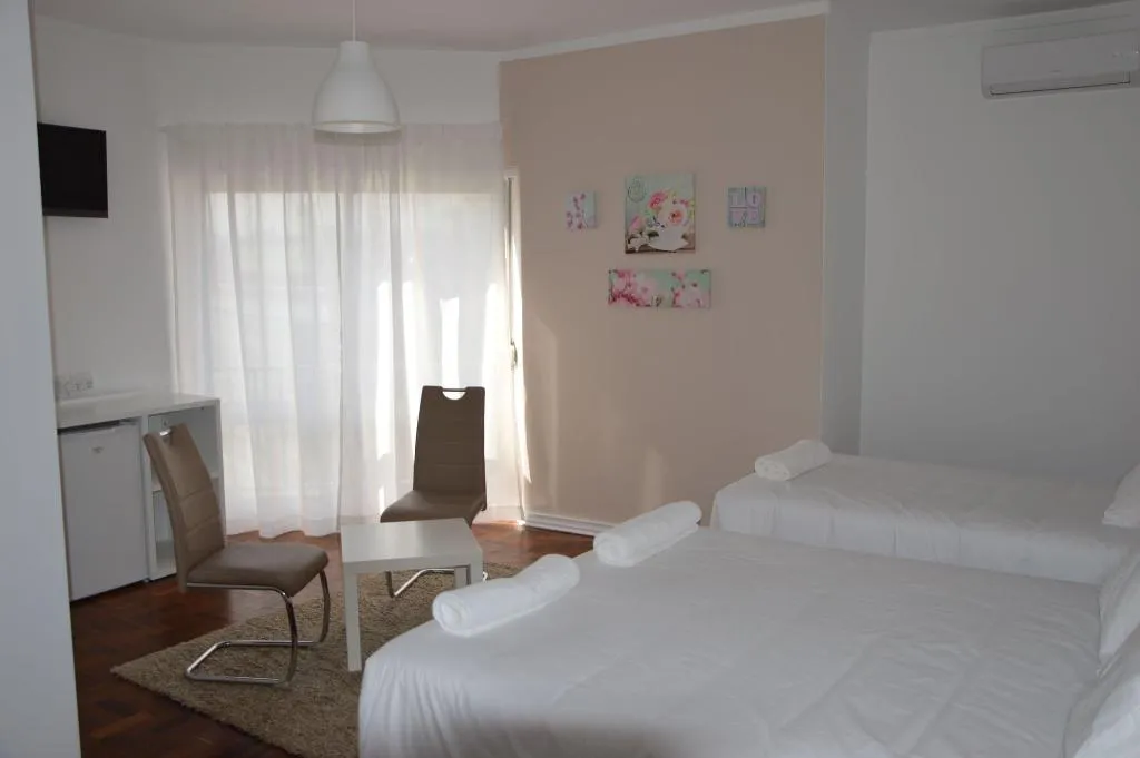 Room, Lx Center Guesthouse, Lisbon