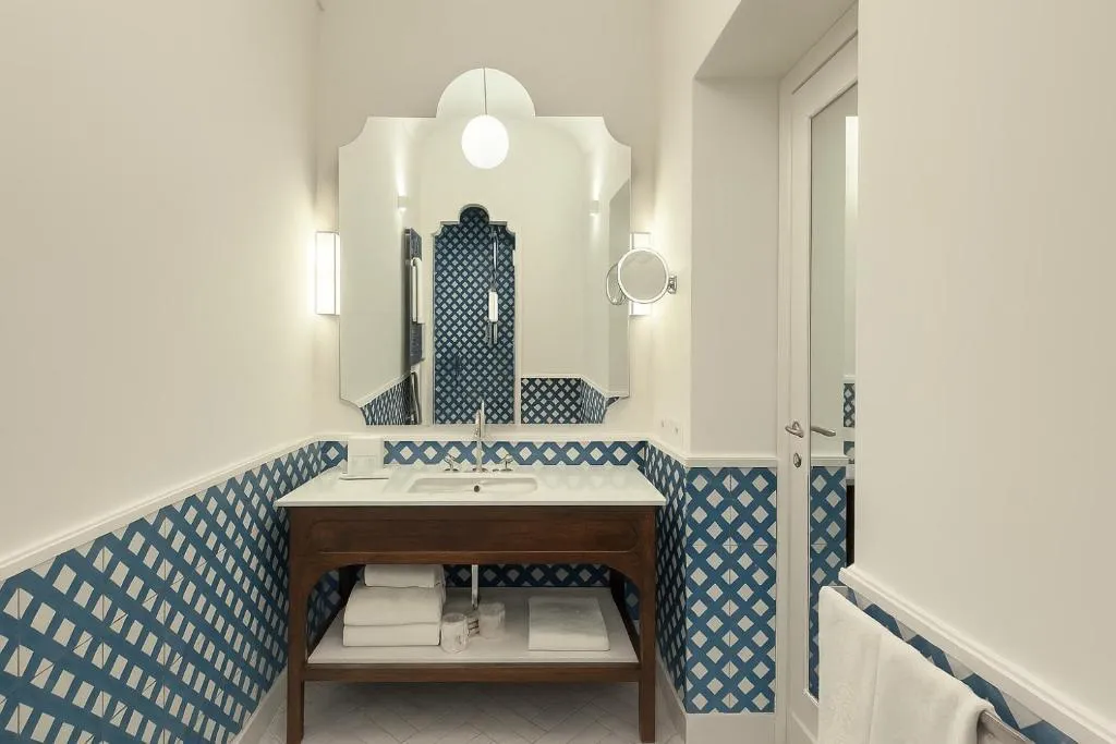 TRIPLE CITY VIEW Room, Grand Hotel Europa Palace, Naples