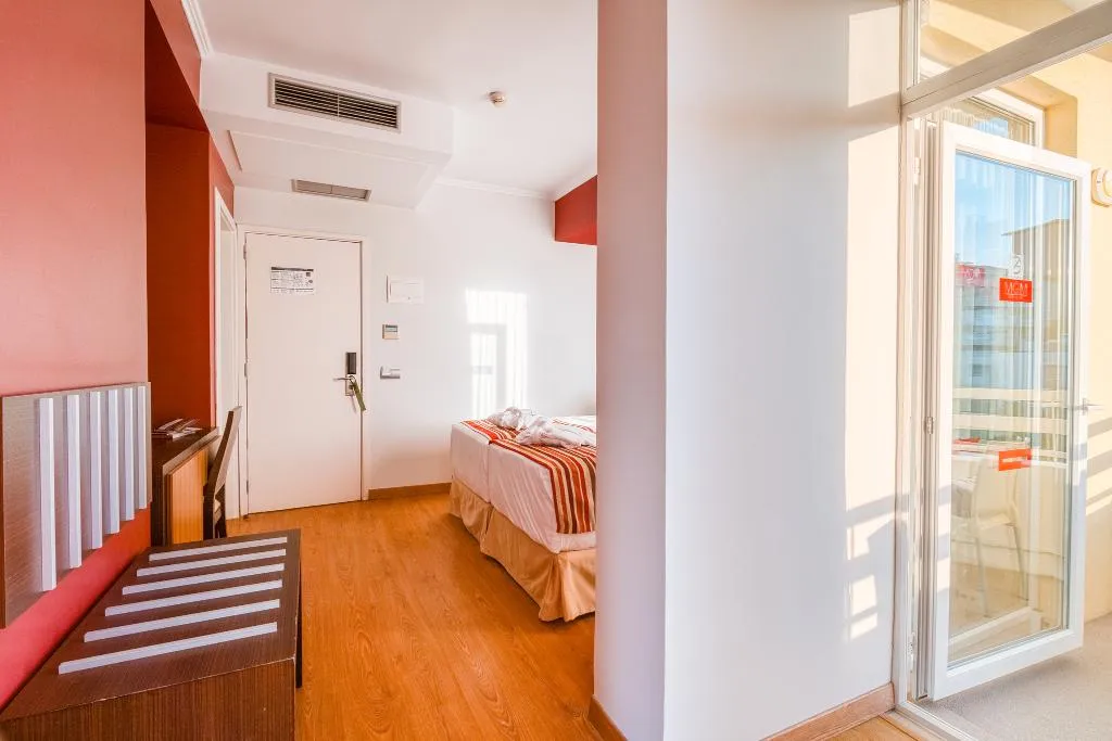 Double or Twin MOUNTAIN VIEW Room, Muthu Raga Madeira Hotel, Madeira