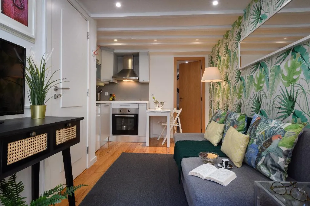 APARTMENT DUPLEX Room, Alfama Yellow House, Lisbon